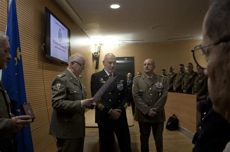 Ospite Deccellenza AllIspettorato Nazionale Del Corpo Militare C R I