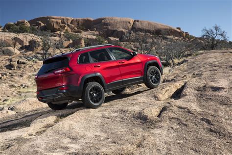 Video 2014 Jeep Cherokee TrailHawk Can Still Tackle Serious Off Road