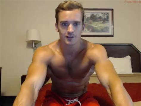Hot Guy Cam Show ThisVid