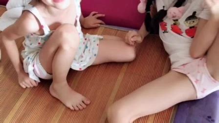 小妹妹光屁屁尿尿穿尿布 播单 优酷视频