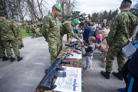 Pogledajte Ispra Aj Hrvatskih Vojnika U Misiju Nato A U Poljskoj Tportal