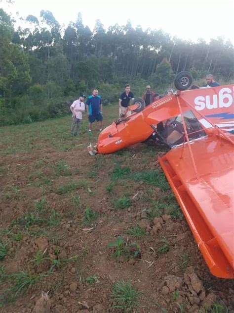 Avião de pequeno porte dois passageiros cai em SC Éder Luiz Notícias