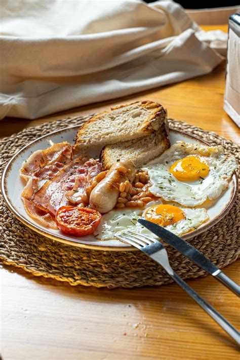 Full English Breakfast Recipe – Family Friendly Farms