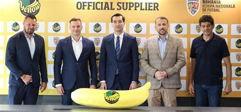 Playsport Le au pus banana pe masă Prezentare incredibilă pentru