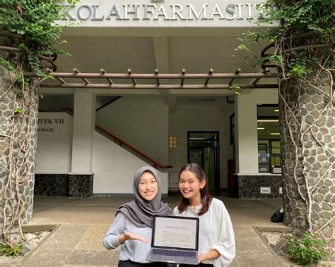 Tim Mahasiswi Sekolah Farmasi ITB Juara 2 International Essay