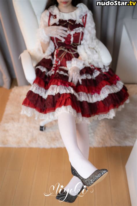 Misaki Suzuki Miyoki m1yok1h1me 软趴在床单上 铃木美笑 Nude OnlyFans Photo 161 Nudostar TV