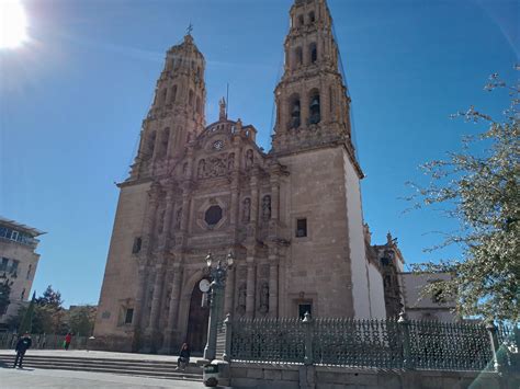 Viernes Con Cielos Mayormente Despejados