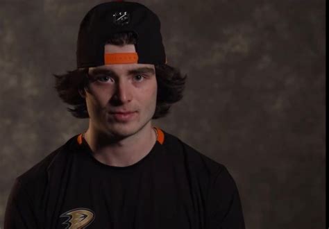 Pin By MNWildGirl On Ice Hockey Babes Hot Hockey Players Hockey Players Hot Hockey Boy