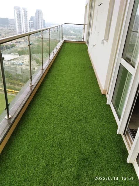 250 Sq Ft PVC Artificial Green Grass Wall For Balcony Walls At 40 Sq