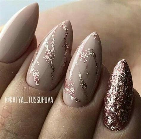 Pin by Ildiko Horvath on Körmök Nail jewels Bright nail art Gold nails