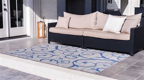 Finding the Best Outdoor Rug for Your Patio | Floorspace