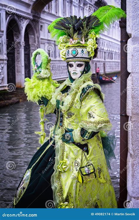 Masque De Carneval à Venise Costume Vénitien Image stock éditorial