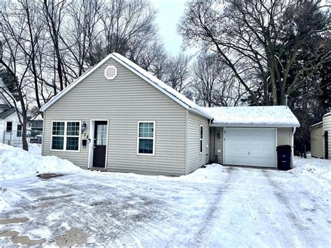 215 13th Avenue W Menomonie Wi 54751 Mls 6322906 Edina Realty