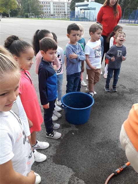 Le Jus De Pommes Ecole Primaire Publique Du Bois De La Dame