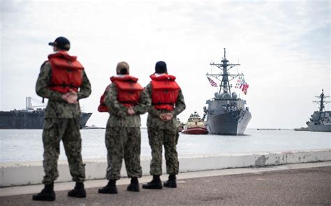 USS Carney arrives home at last and is awarded the Navy Unit ...