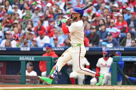 MLB Roundup Bryce Harper Returns In Style To Lead Phillies Past Reds