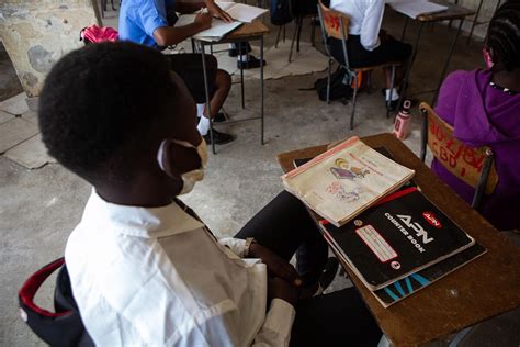 Africa News Zimbabwe Teachers Too Poor To Return To Work With Schools