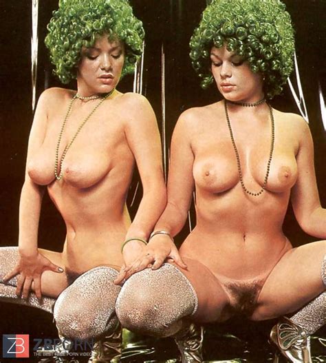 Neck Corset And Handcuffs Do Not Match ZB Porn