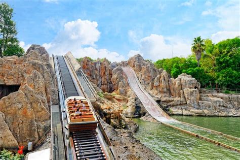 Parque De Atracciones En España Cerca Del Salou Puerto Aventura Foto