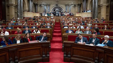 El Parlament aplaza el pleno de educación y Aragonès comparecerá este