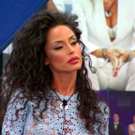 Gf Vip Raffaella Fico Torna Dopo Anni E Attacca L Ex Balotelli