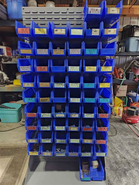 Akro-mils mobile bin rack with large metric bolt selection - Storage