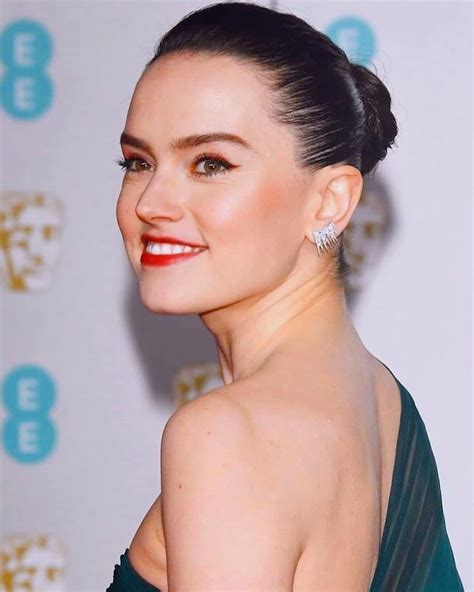 596 Likes, 6 Comments - Daisy Ridley (@missdaisyridley) on Instagram: “BAFTA 2020 💓 . . . # ...