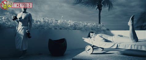 Naked Milla Jovovich In A Perfect Getaway