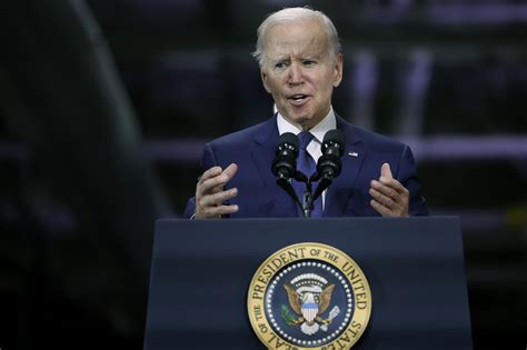 Video of Joe Biden Dropping Notes During Interview Sparks Debate - Newsweek