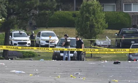 Video Balacera En Un Suburbio De Chicago Deja Un Muerto Y Heridos