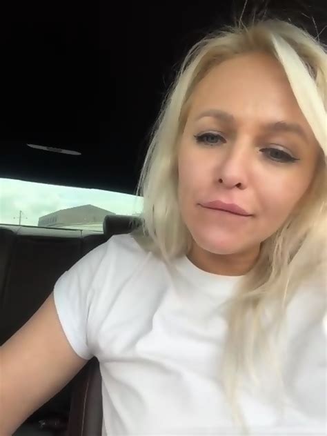 Aestheticv Lesbian Cam Kiss