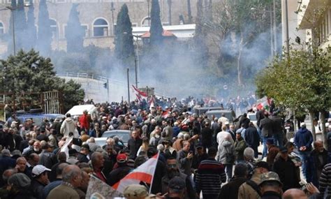 أعمال شغب في ساحة رياض الصلح وطلب من قوى الأمن Beirut El Hora