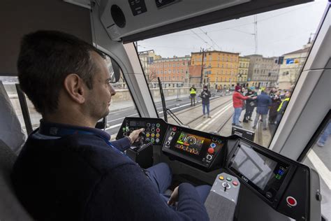 Po Raz Pierwszy Od Pocz Tku Remontu Tramwaje Przejecha Y Mostami Pomor