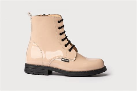 BOTA NUDE MILITAR CHAROL CORDONES ANGELITOS