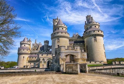 Cour Dhonneur Du Ch Teau De Pierrefonds Mariloo