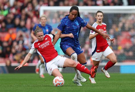 Chelsea Top Wsl After Early Goals Secure 2 1 Win At Arsenal Reuters