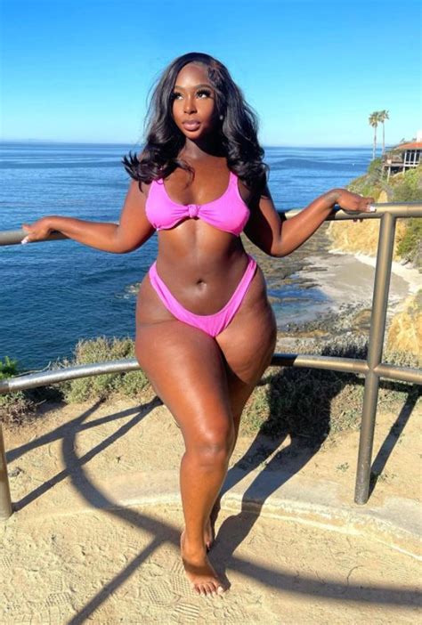 Hot Sexy New Gigi Robinson Bikini Pics