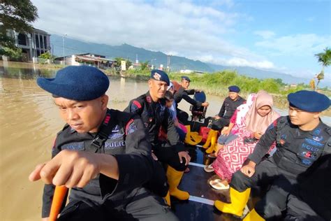 Banjir Kerinci Dan Sungai Penuh Polda Jambi Kembali Kirim Bantuan