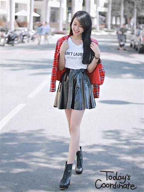 Thời trang biến hóa đa phong cách của hot girl Nhung Gumiho