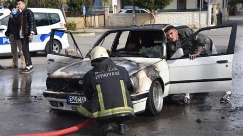 Seyir halindeki otomobilde yangın çıktı Antalya Haber