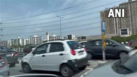 Newsmobile On Twitter Delhi Traffic Piles Up Near The Ghazipur