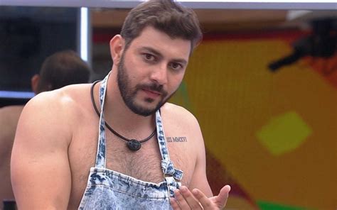 BBB21 Caio Revela Que Viu Gilberto Se Masturbando No Quarto