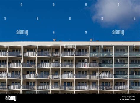Plattenbau in Magdeburg Stockfoto, Bild: 144509801 - Alamy