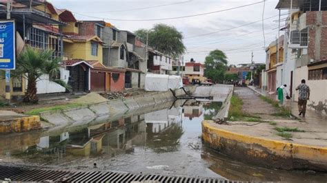 Piura Vecinos De El Chilcal Reportan Calles Inundadas Por Lluvias