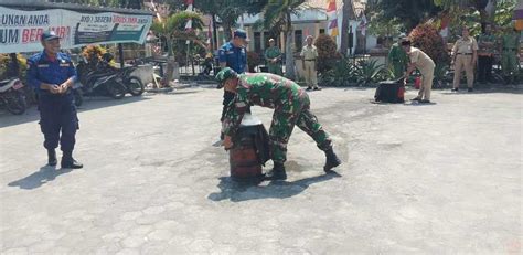 Masyarakat Poncowarno Ikuti Simulasi Dan Pelatihan Pemadam Kebakaran