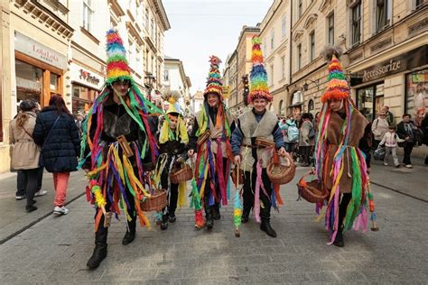 Tradycje i zwyczaje wielkanocne Obrzędy o których pamiętamy w