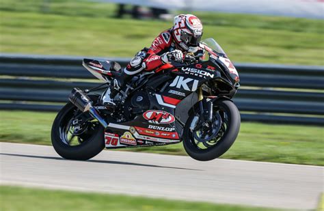 Motoamerica Scott Takes Provisional Pole In Supersport Q At Njmp