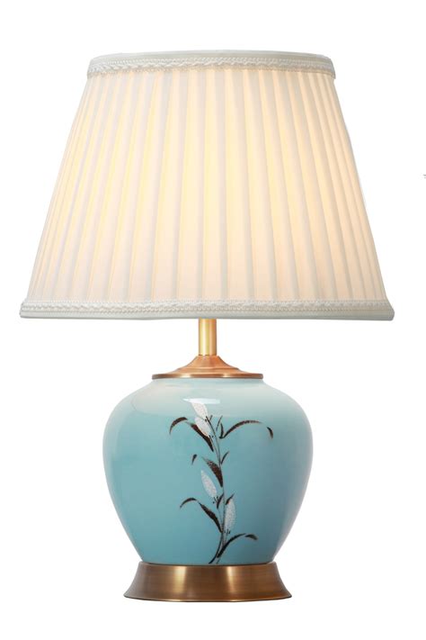 Lampe De Table En Porcelaine Chinoise Fleurs Blanches Base En Bronze D