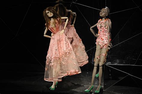 As Marionetes Couture De Fause Haten Harper S Bazaar Moda Beleza E