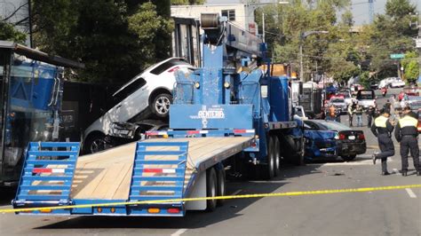 Tráiler Destroza Varios Autos En Santa Fe JB YouTube